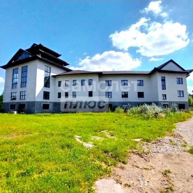 Дом 3708,5 м² на участке 85,5 сот.