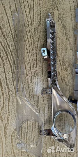 Маска левой фары Камри 70,без дефектов