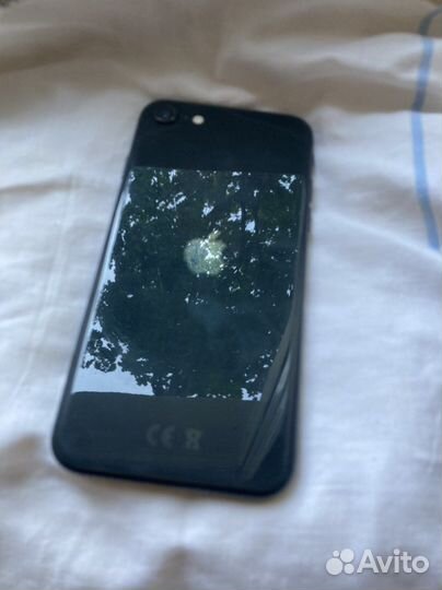 Телефон iPhone se 2020