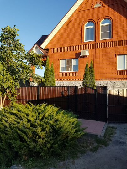 Дом 176 м² на участке 13 сот.