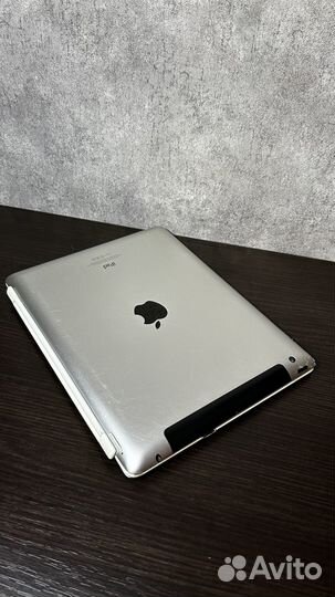 iPad 4 16Gb Wi-Fi Cellular + Logitech keyboard