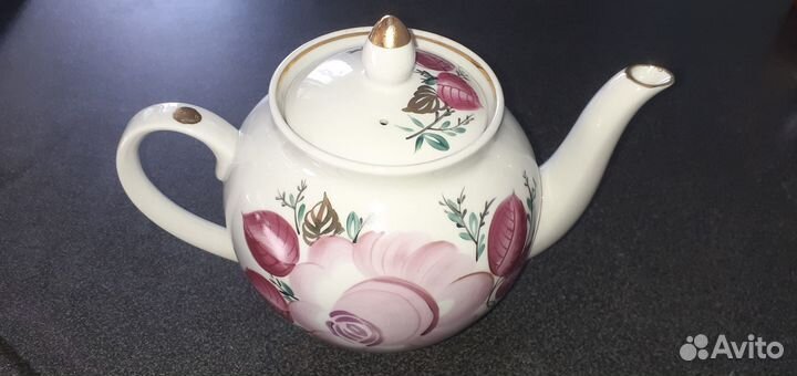 Чайник, сервиз, формочки для выпечки