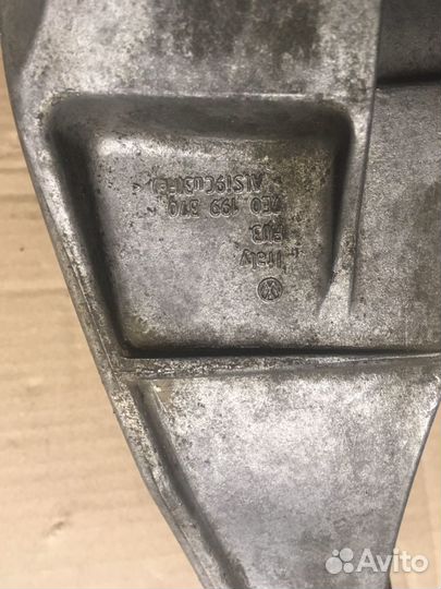 Опора двигателя Volkswagen T5