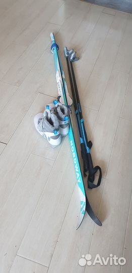 Лыжи детские, ботинки 32 р-р, палки