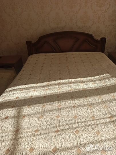 Спальный гарнитур