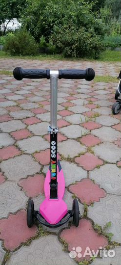 Самокат трехколесный