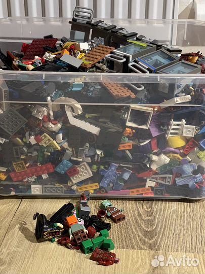 Lego россыпью 5 кг и человечки