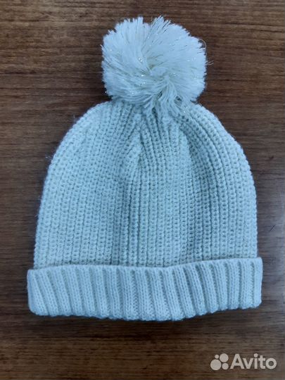 Шапки (46-50), варежки на девочку 4-5 лет