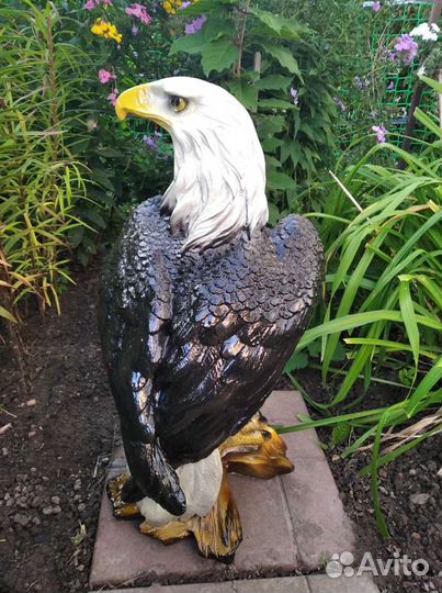 Статуэтка орла