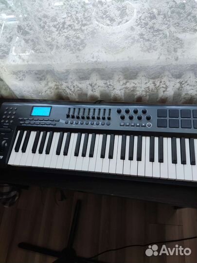 Миди клавиатура m audio