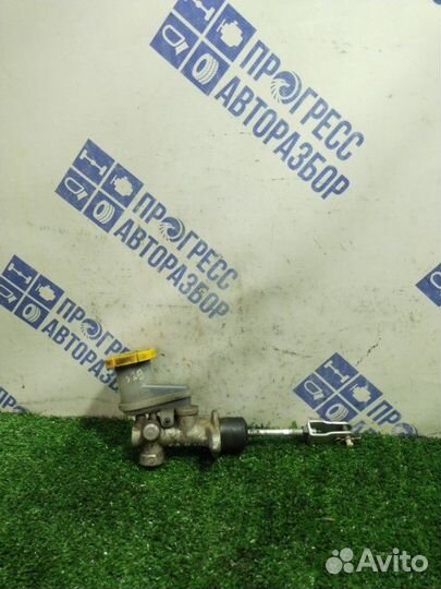 Главный цилиндр сцепления Subaru Forester