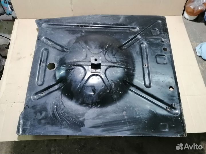 Новое корыто поддон запаски багажника ваз