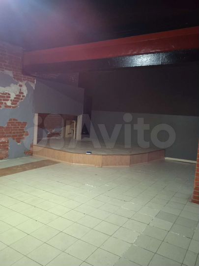 Здание, 700 м²