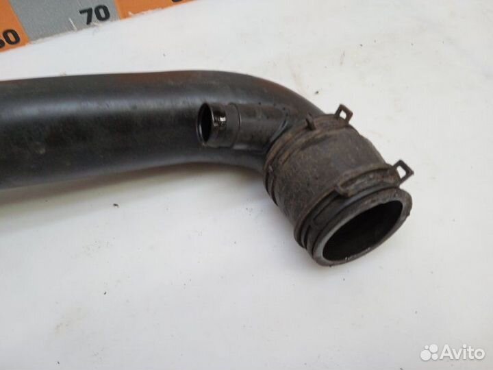 Патрубок интеркулера Volkswagen Passat B7 1.8 2011