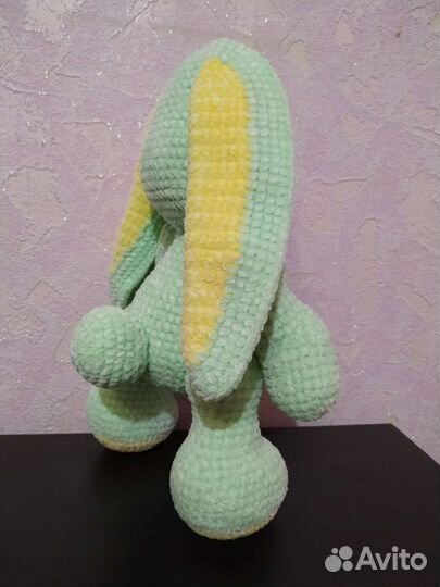 Заяц вязаный