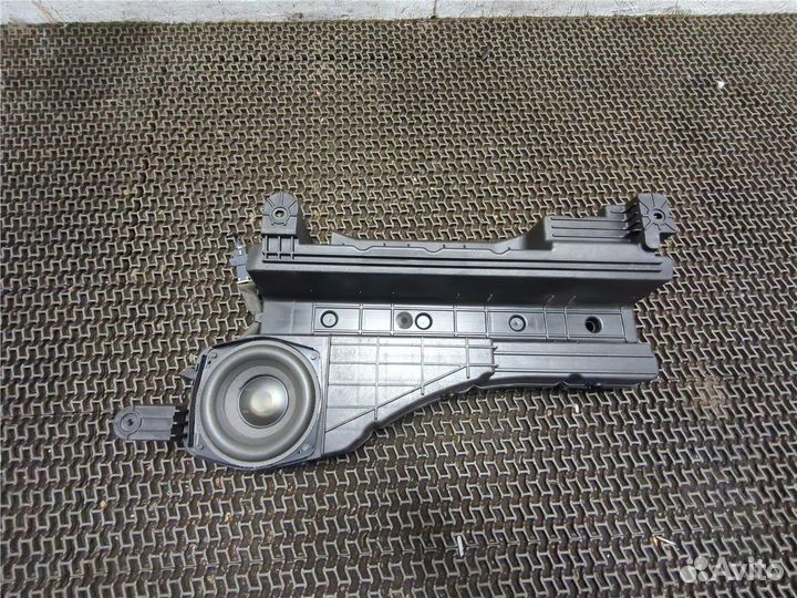 Сабвуфер Cadillac SRX, 2010