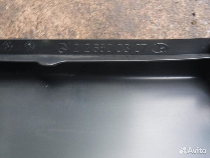 Накладка декоративная Mercedes W212 E Class