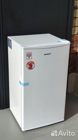 Новый холодильник 85см