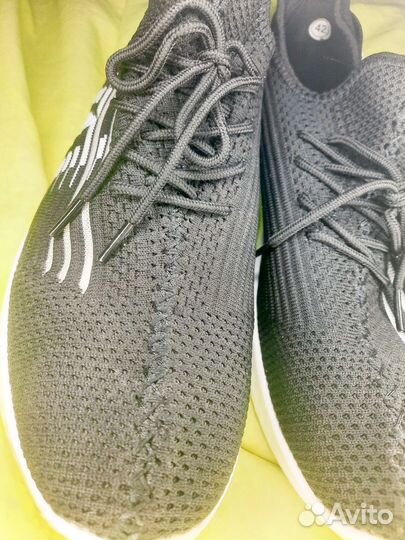 Мужские кроссовки изики 42р