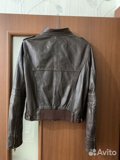 Куртка кожаная женская 42 размера