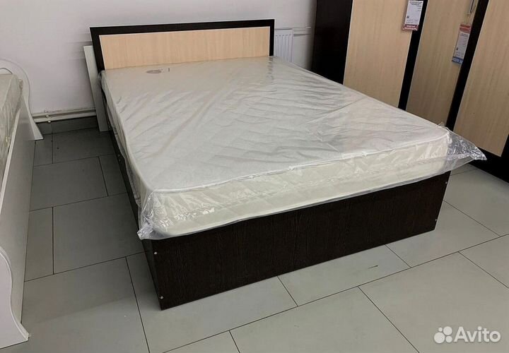 Кровать двуспальная