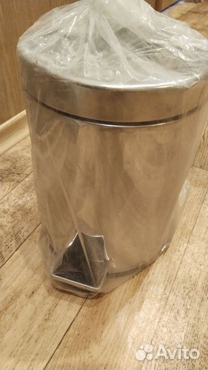 Мусорное ведро с педалью