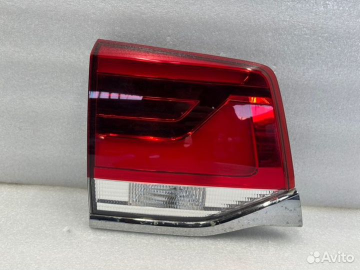 Фонарь внутренний задний левый Toyota Land Cruiser