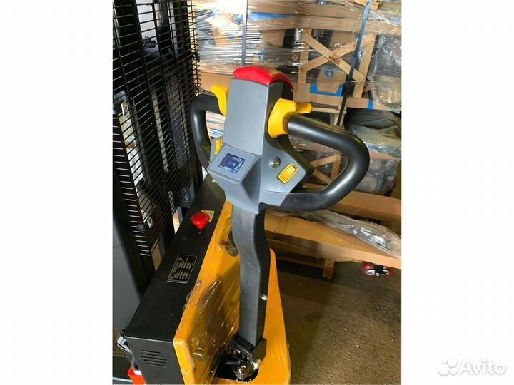 Штабелер электрический самоходный