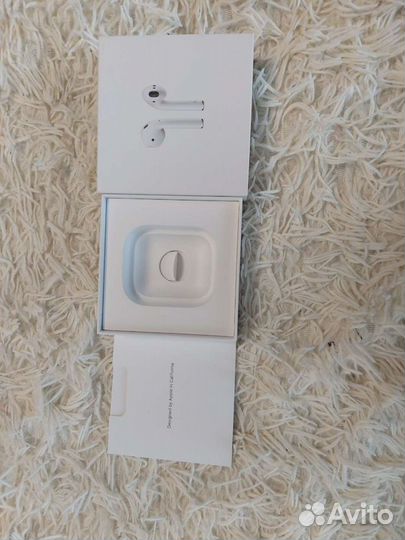 Коробка от Apple airpods