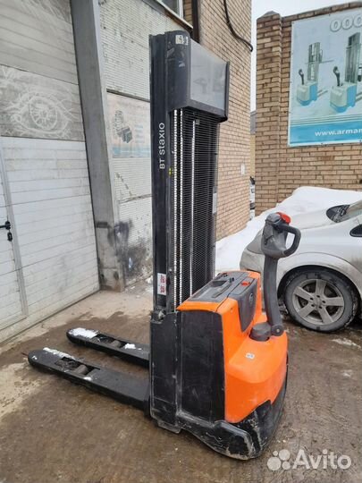 Штабелер самоходный SWE-120/3300 BT Швеция
