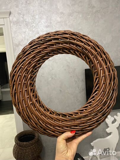 Венок из ротанга