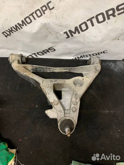 Рычаг Lincoln Navigator U228 передний правый