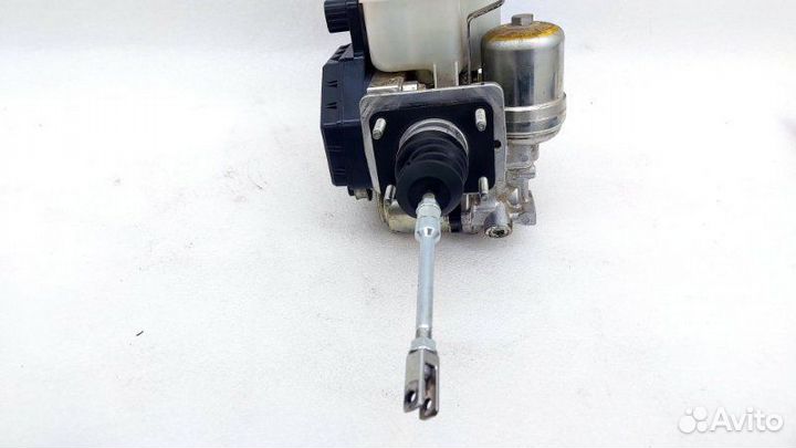 Главный тормозной цилиндр Toyota Land Cruiser