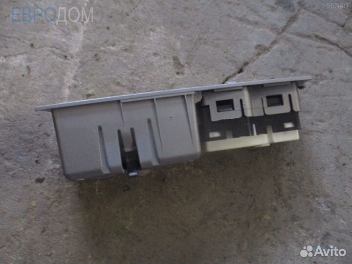 Кнопка стеклоподъемника задняя левая BMW E67 s1047