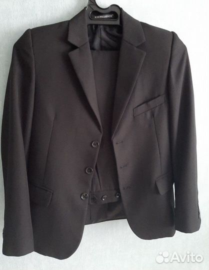 Новый школьный костюм