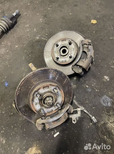 Hyundai i20 Кулак поворотный передний в сборе