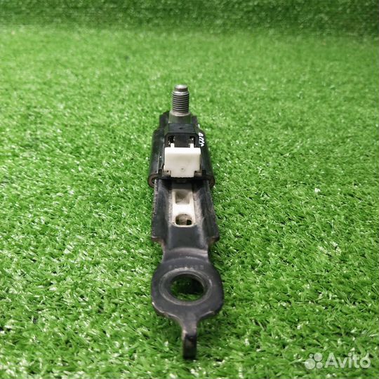 Механизм регулировки ремня безопасности Toyota