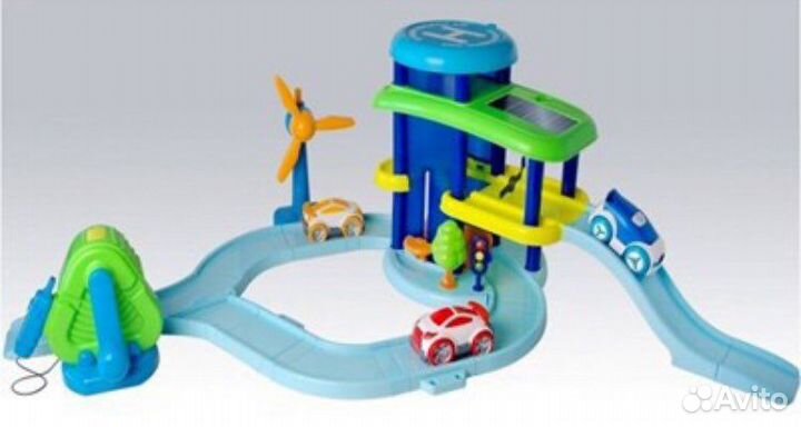 Игра-трек Ouaps Мой зеленый гараж +Машина будущего