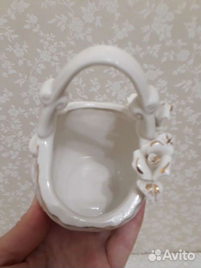 Корзиночка фарфоровая