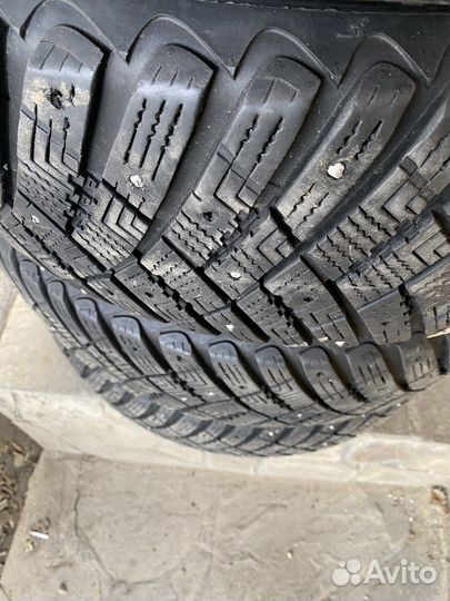 Goodyear Ultragrip Ice Arctic 235/55 R19