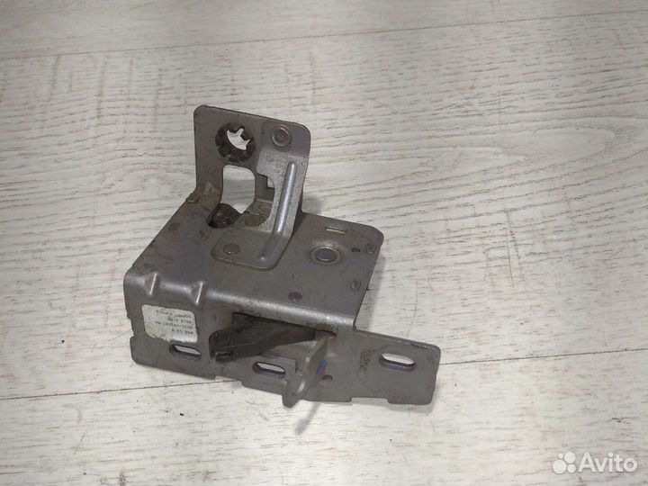 Защелка задней двери Форд Транзит