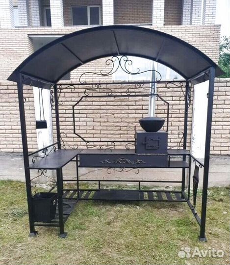 Мангал с крышей