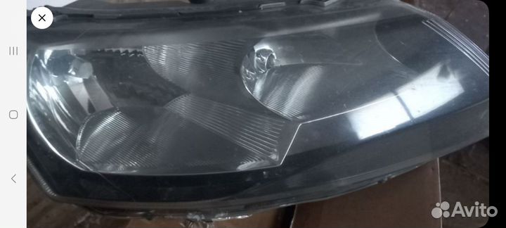Фара передняя правая на Шкода Рапид