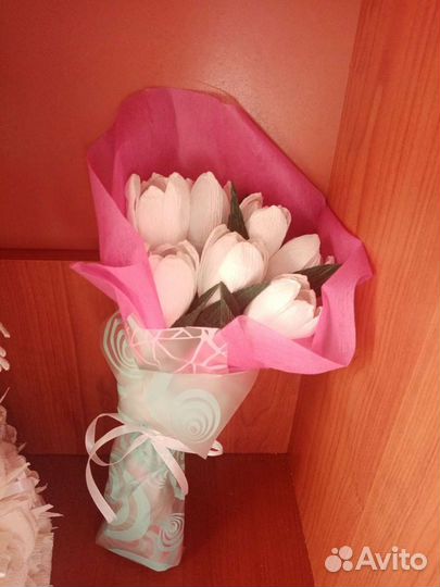 Изготовление цветов с конфетами, оформление букето