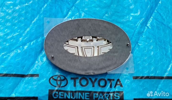 Эмблема задняя Land Cruiser Prado 150 2013-2017