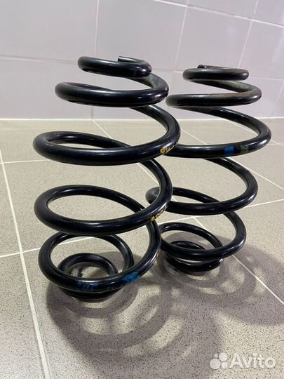 Пружины задние Volkswagen Passat 2001