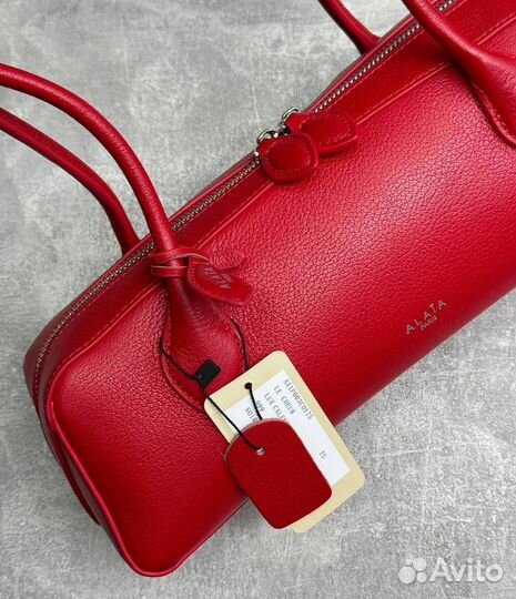Сумка Alaia Le Teckel кожа красная