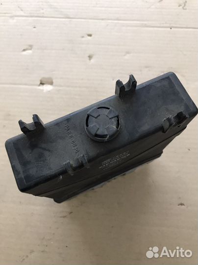 Блок управления двигателем Audi 80 (3690)