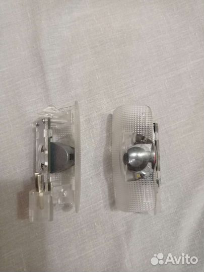 Подсветка в дверь тойота камри