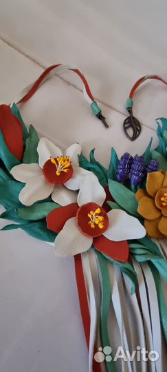 Колье из натуральной кожи